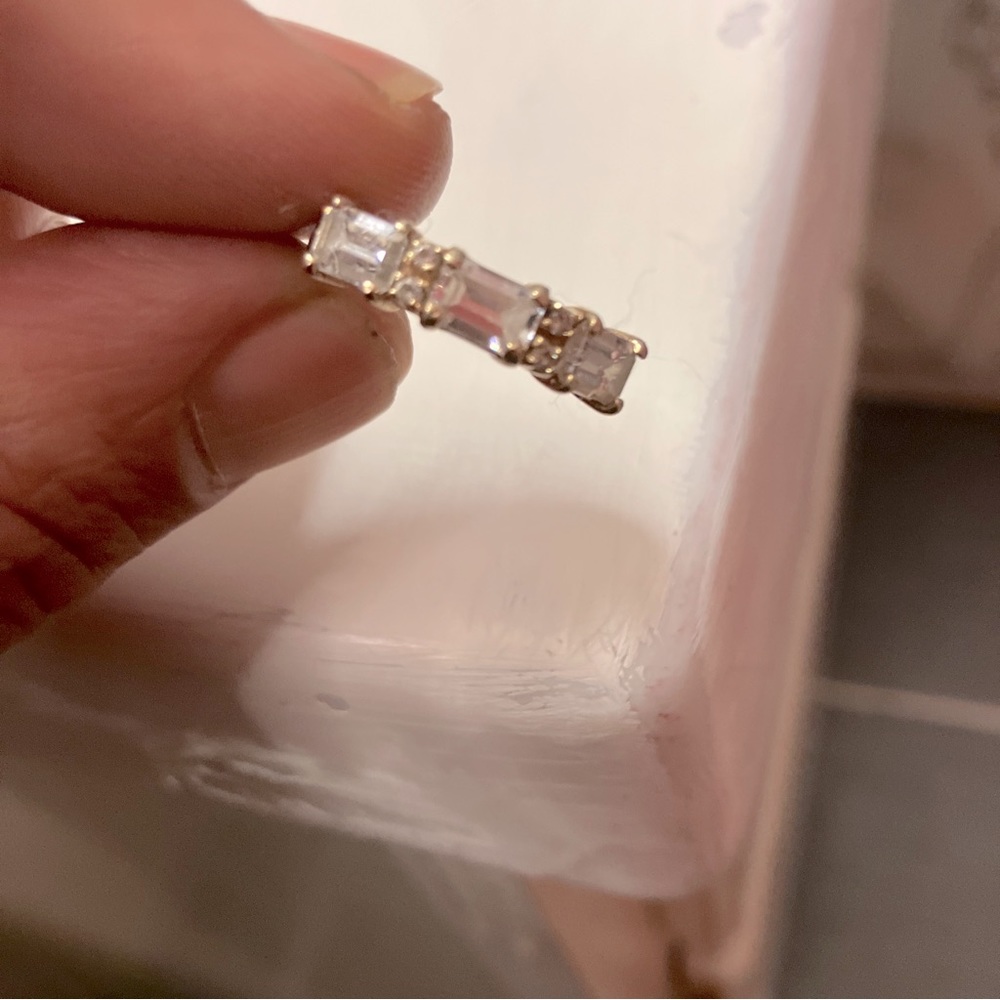 10kt men pinky ring diamonds and burettes 3.5 grams vvs1 size 7